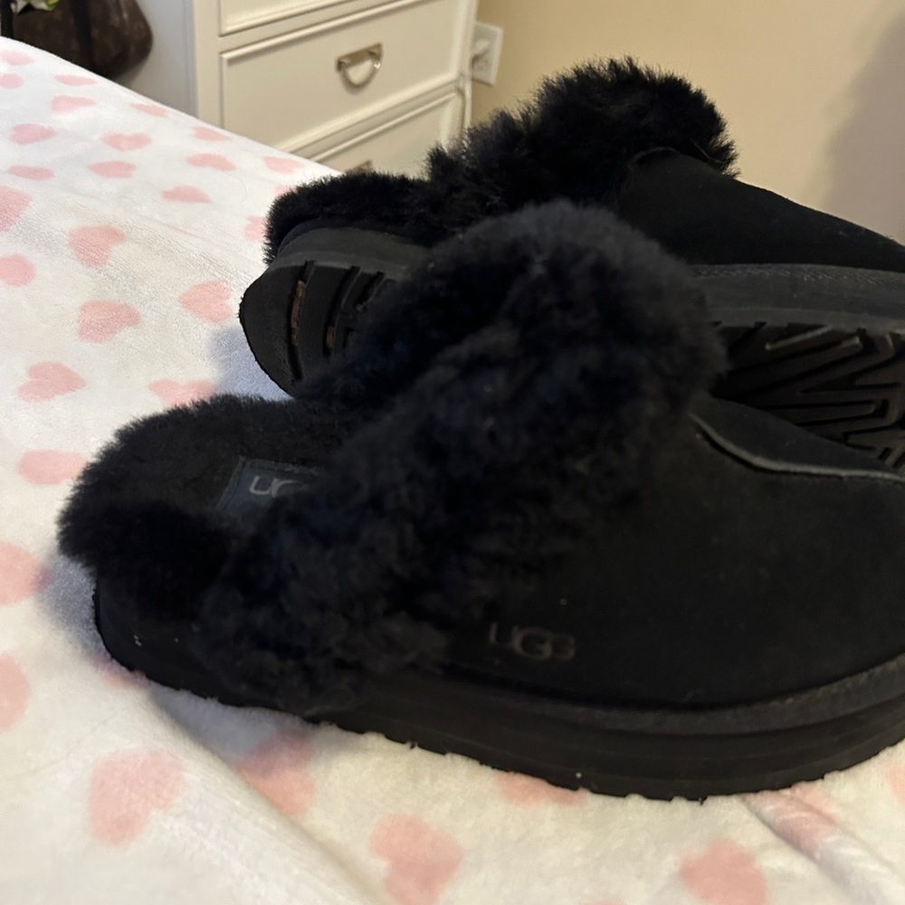Black Ugg slippers